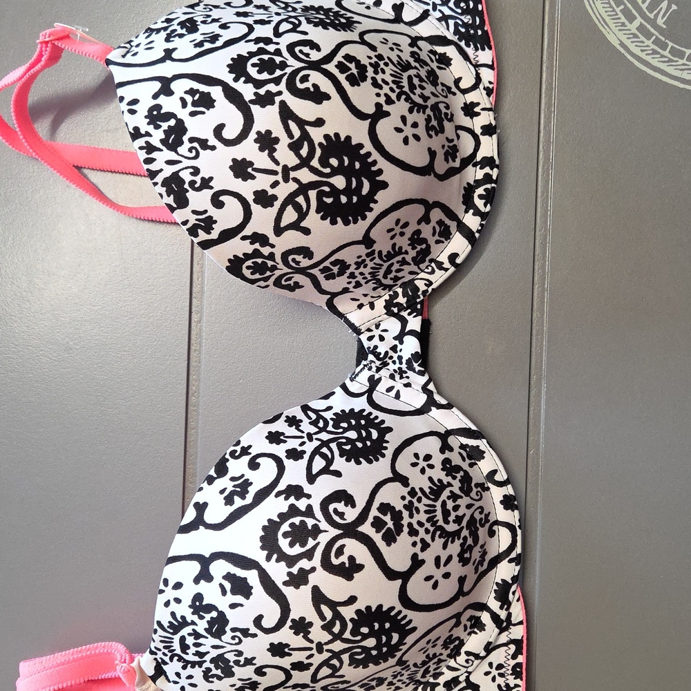 PINK Victoria's Secret Black and White Floral Bra
